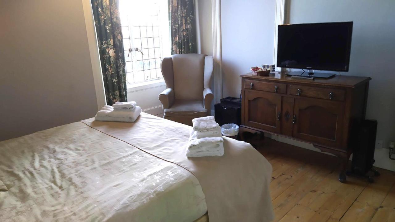 לינה וארוחת בוקר מלקשאם Cleeve House מראה חיצוני תמונה